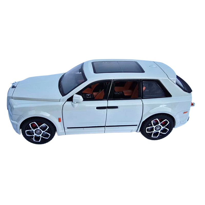 Машинка металева Rolls-Royce Cullinan 1:24 ролс ройс білий світло звук 22*9*7,5см (RS-81720)