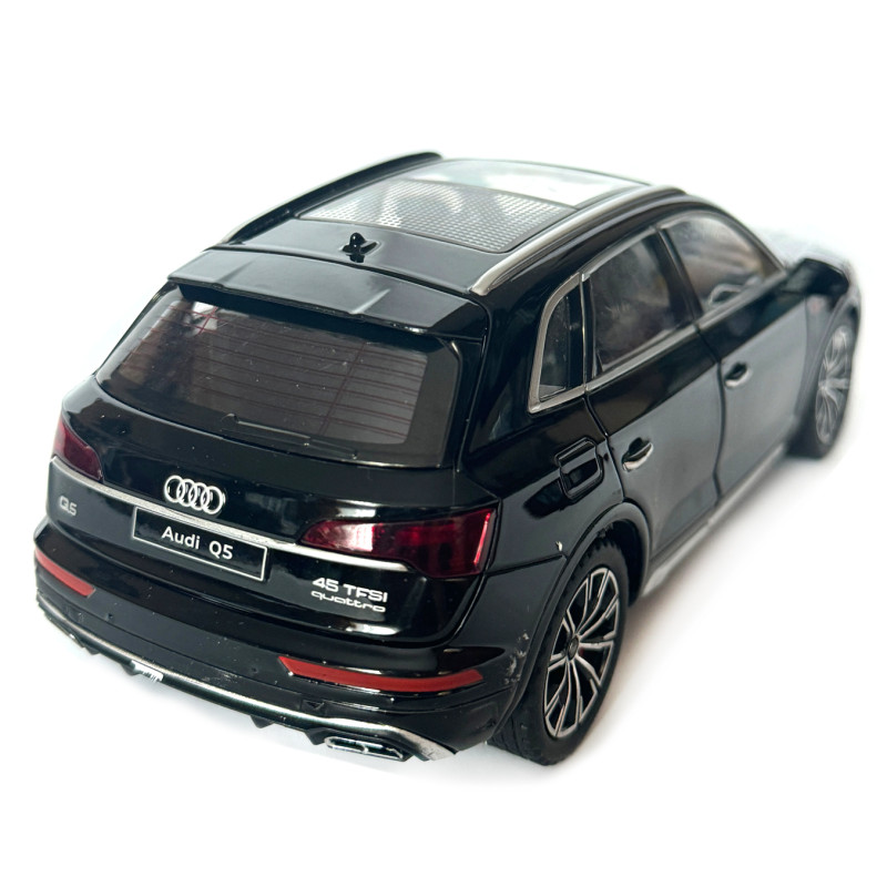 Машинка металева Audi Q5 Ауді чорна 1:24 звук світло інерція відкр двері багажник капот гумові колеса 20*8,5*8см (AP-2014)