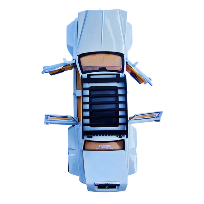 Машинка металева Rolls-Royce Cullinan 6x6 Ролс ройс 1:32 білий звук світло 18*7*5,5 см (62371)