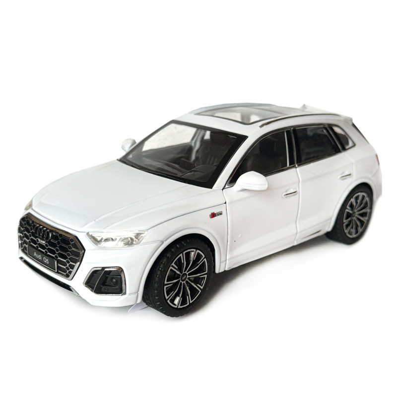 Машинка металева Audi Q5 Ауді біла 1:24 звук світло інерція відкр двері багажник капот гумові колеса 20*8,5*8см (AP-2014)