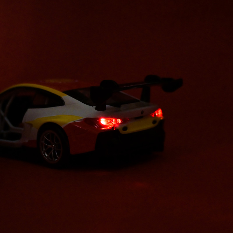 Машинка металева BMW M4 GT3 Автопром 1:24 біла світло звук відкр двері капот 20,5*8,5*5 см (661277E)