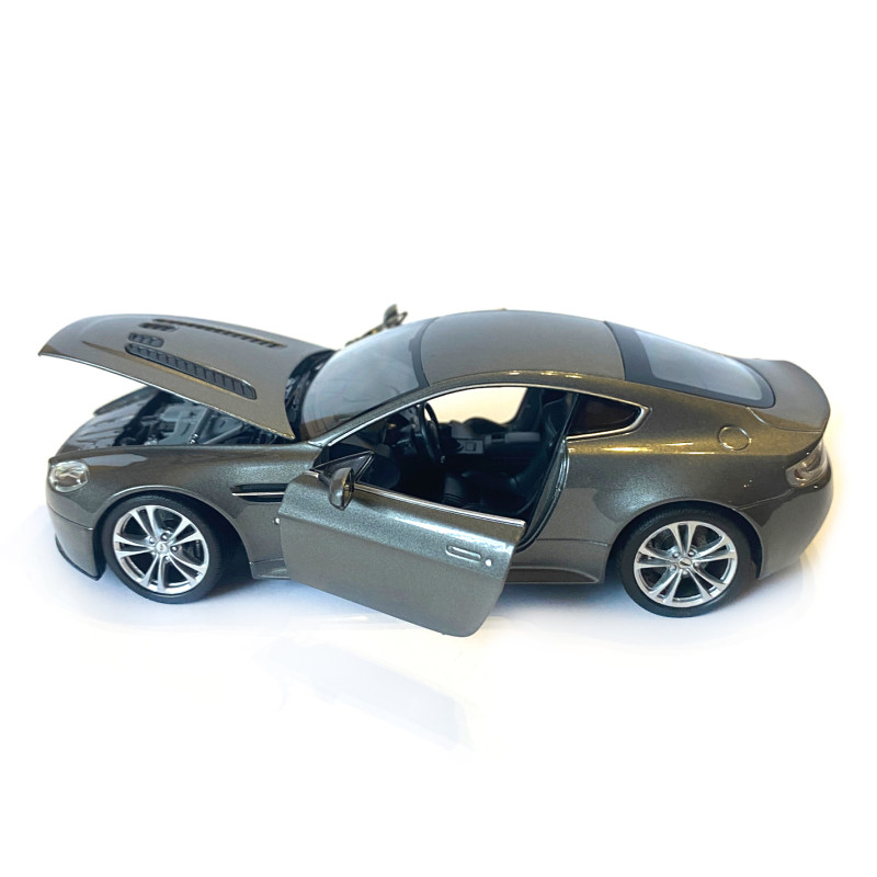 Іграшкова машина металева WELLY 1:24 ASTON MARTIN V12, сіра, відкр.двері, капот,18*7.5*5.5 см (24017W)