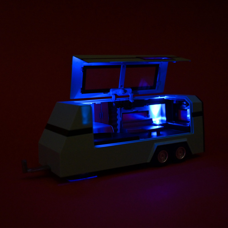 Машинка метал Tesla Cybertruck з підсвіткою у причепі квадр срібна Тесла 1:32 звук 34*6,5*7 см (AP74226)