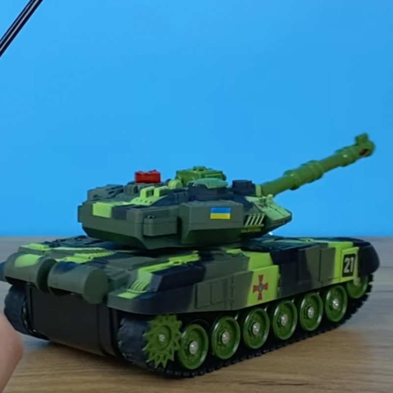 Танк на рідіокеруванні Оплот зелений 1:18 підсвічування звуки механічне обертання башти гусеничний акум 3,7V (72942)