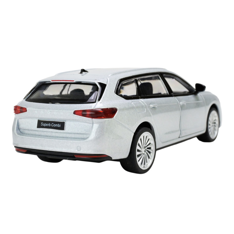 Машина метал Skoda Superb IV Combi шкода срібна 1:35 світло звук 14*5,5*4 см (68744)