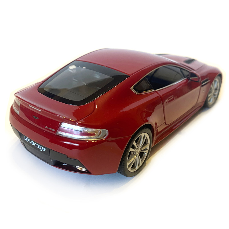 Іграшкова машина металева WELLY 1:24 ASTON MARTIN V12, червона, відкр.двері, капот,18*7.5*5.5 см (24017W)