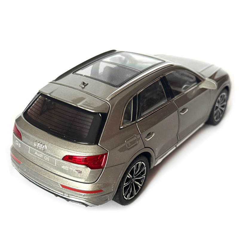 Машинка металева Audi Q5 Ауді срібна 1:24 звук світло інерція відкр двері багажник капот гумові колеса 20*8,5*8см (AP-2014)