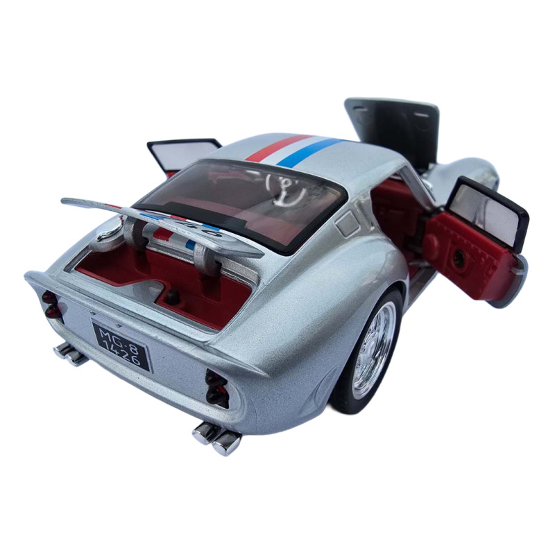 Машинка метал Ferrari 250 GTO Ферарі срібло 1:32 звук світло 14*5,5*3,5см (67007)