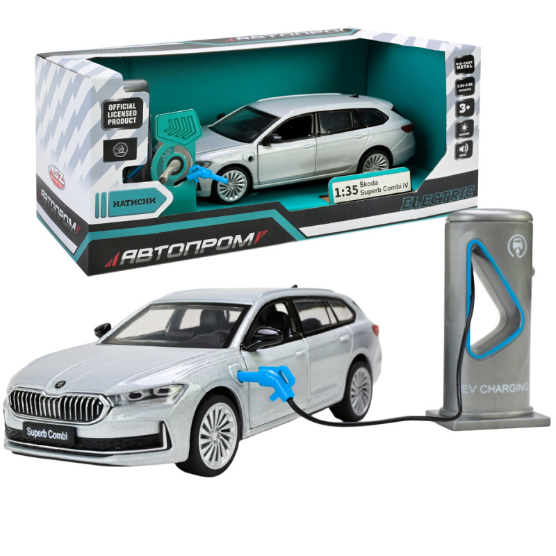 Машина метал Skoda Superb IV Combi шкода срібна 1:35 світло звук 14*5,5*4 см (68744)