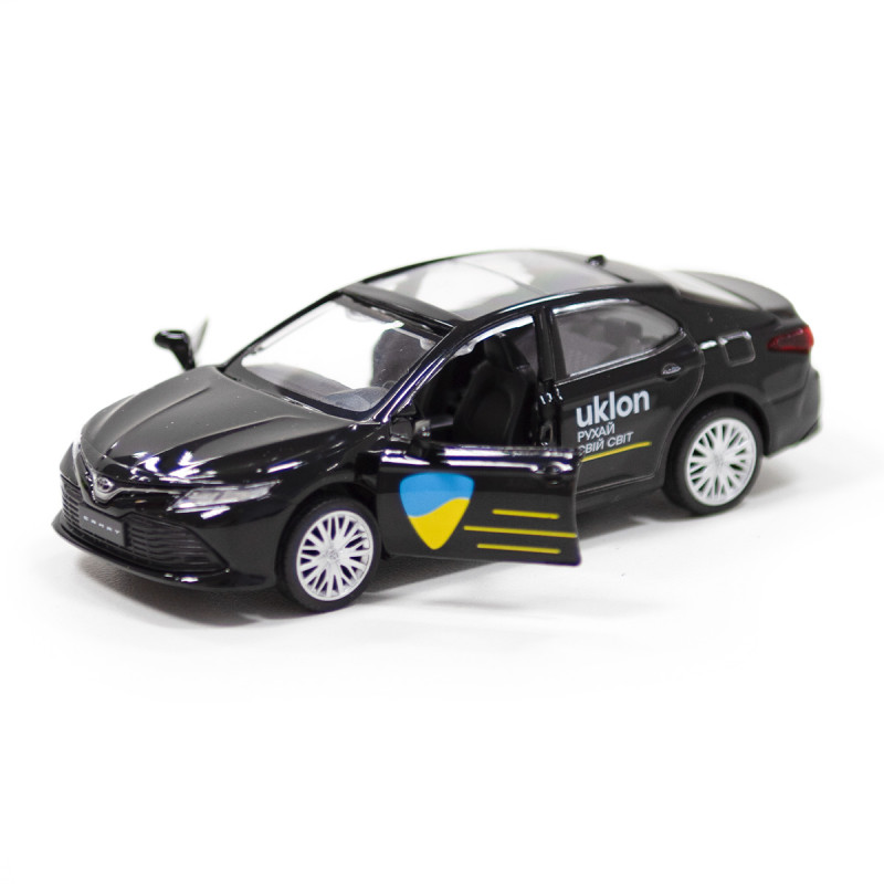 Машинка металева Toyota Camry Uklon, Тойота Кемрі Уклон, чорний, таксі, відкриваються двері, 5*11*3см (250292)