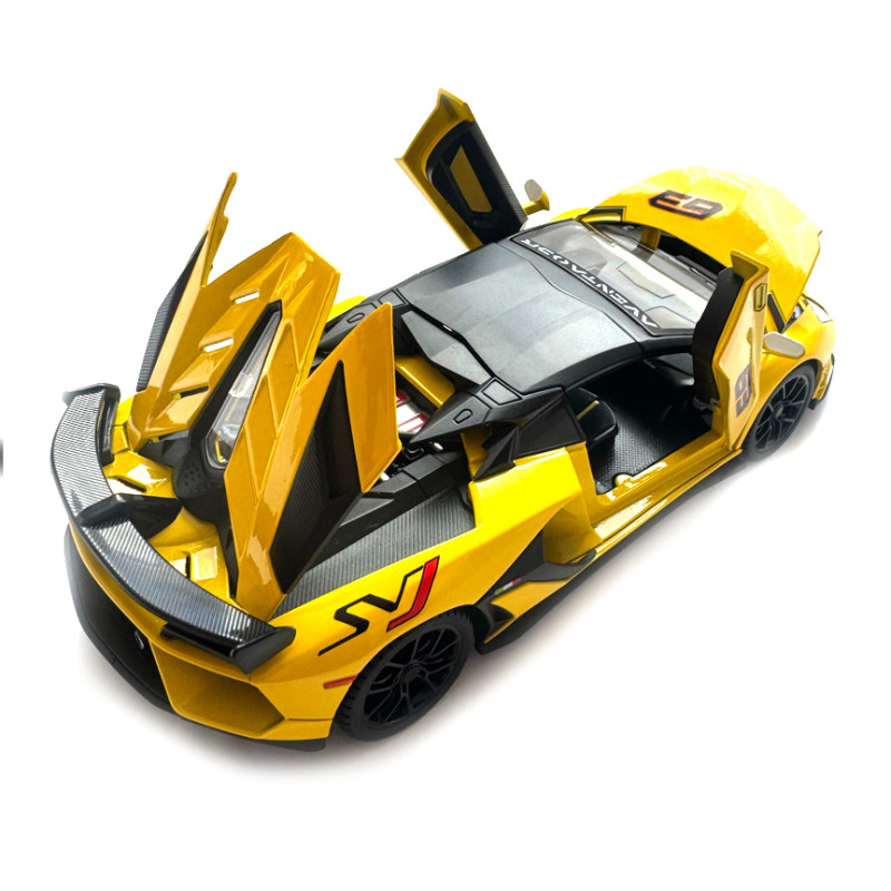 Машинка металева Lamborghini Aventador SVJ63 ламборгіні 1:24 жовта звук світло відкр двері баг капот 21*6*9см (13115)