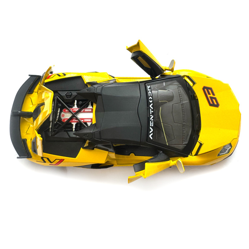 Машинка металева Lamborghini Aventador SVJ63 ламборгіні 1:24 жовта звук світло відкр двері баг капот 21*6*9см (13115)