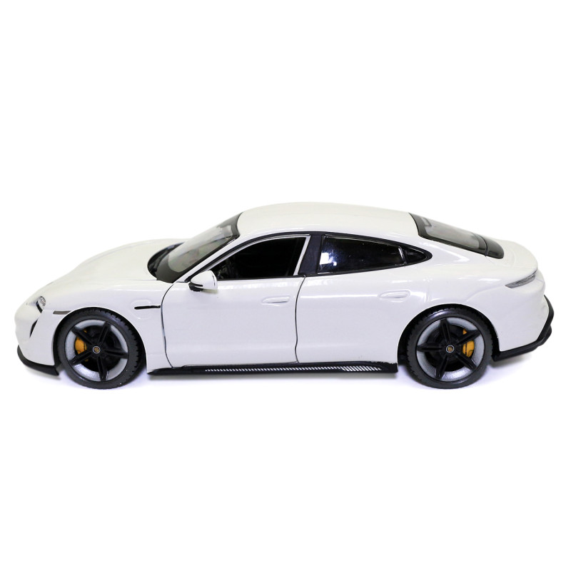 Машинка металева Porsche Taycan Turbo S «Bburago» Порш білий 8*19*5 см (18-21098)