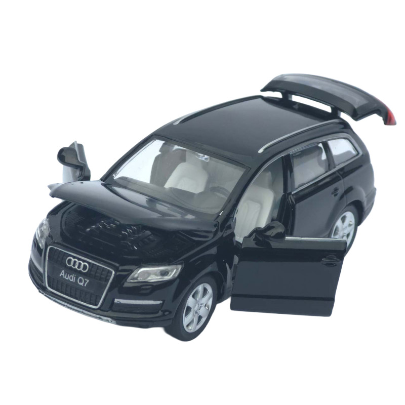 Машина метал Audi Q7 Ауді чорна 1:32 інерція світло звук 16*6*5 см (68310)