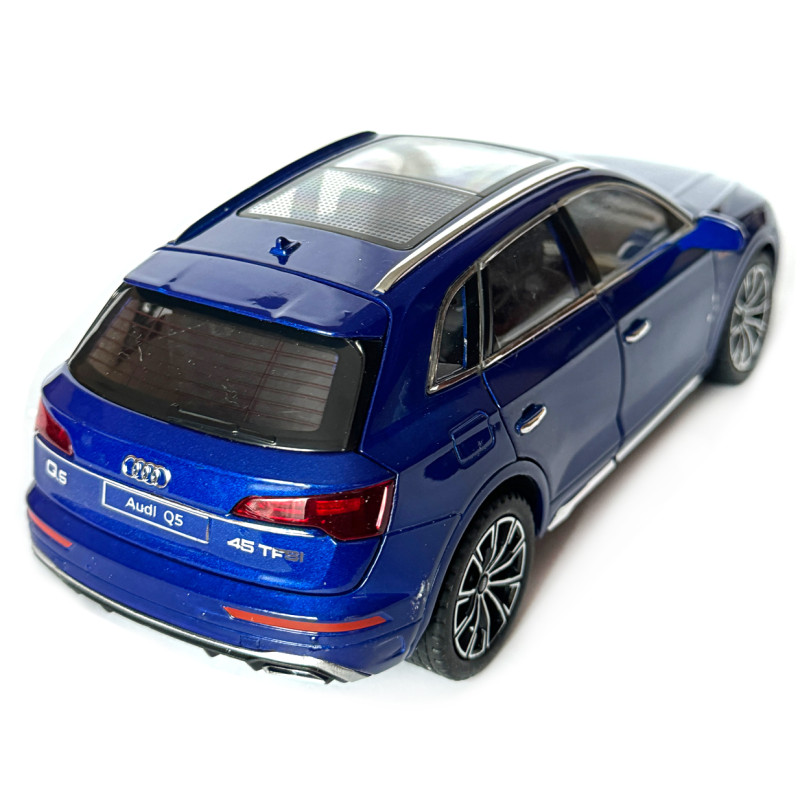Машинка металева Audi Q5 Ауді синя 1:24 звук світло інерція відкр двері багажник капот гумові колеса 20*8,5*8см (AP-2014)